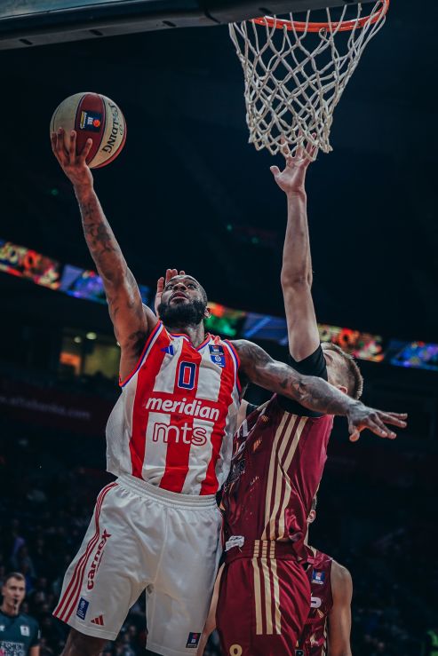 Crvena zvezda vodi, Miller povređen